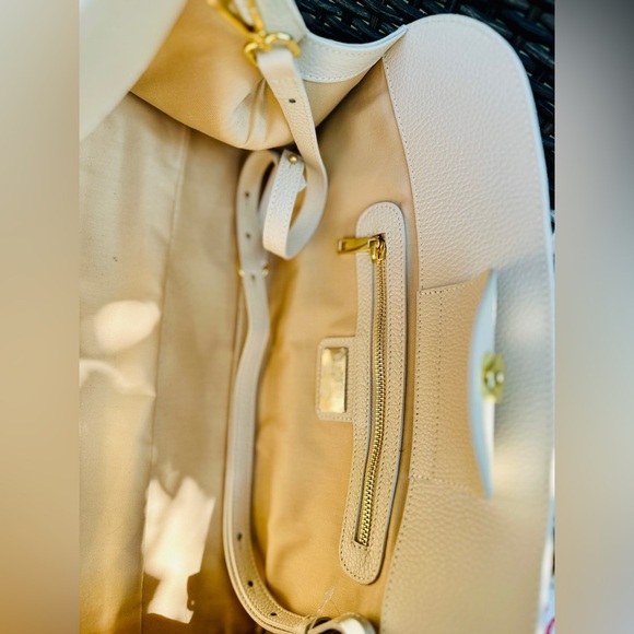 Claudia Firenze Pebbled Leather Tote | Made in Italy | Capsule Closet Must-Have - Picture 7 of 10